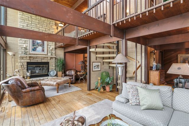 3730 James Lane NE, Solon, IA 52333