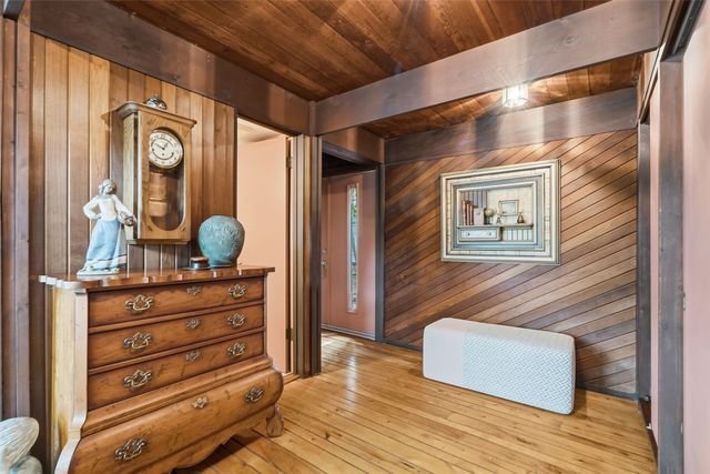 3730 James Lane NE, Solon, IA 52333