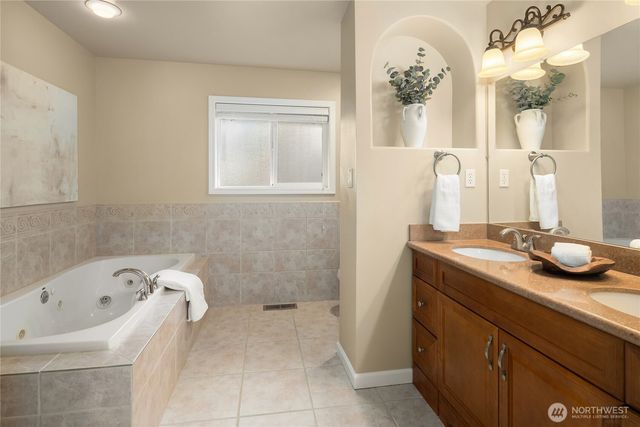 14778 NE 60th Court, Redmond, WA 98052