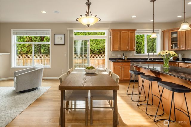 14778 NE 60th Court, Redmond, WA 98052