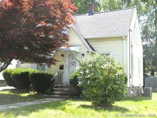 72 Hinsdale Avenue, Waterbury, CT 06705