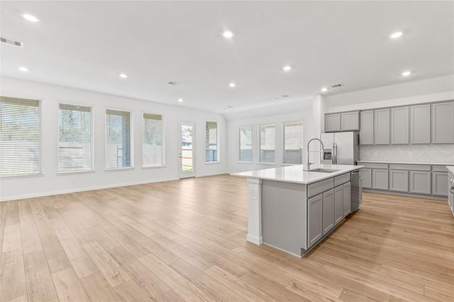 18211 Saffron Sun Street, Conroe, TX 77302