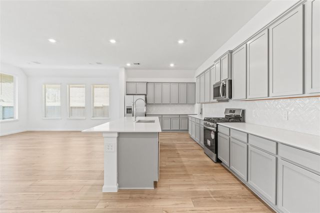 18211 Saffron Sun Street, Conroe, TX 77302