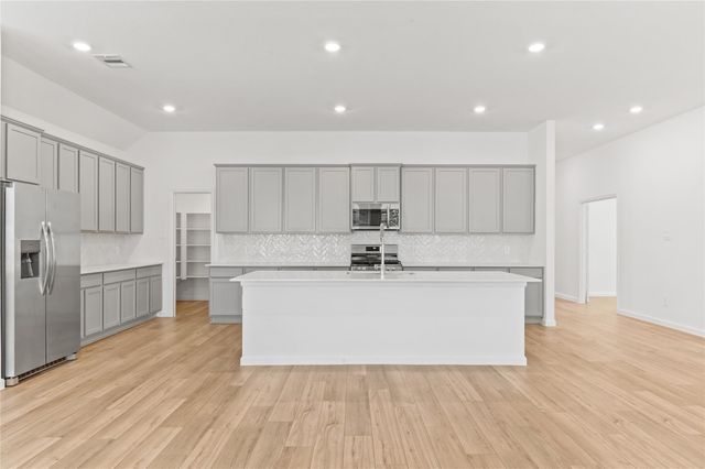 18211 Saffron Sun Street, Conroe, TX 77302