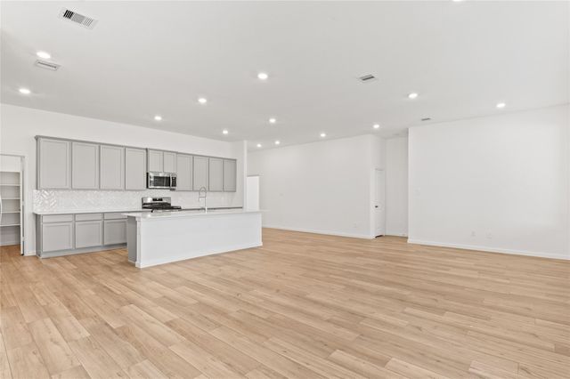 18211 Saffron Sun Street, Conroe, TX 77302