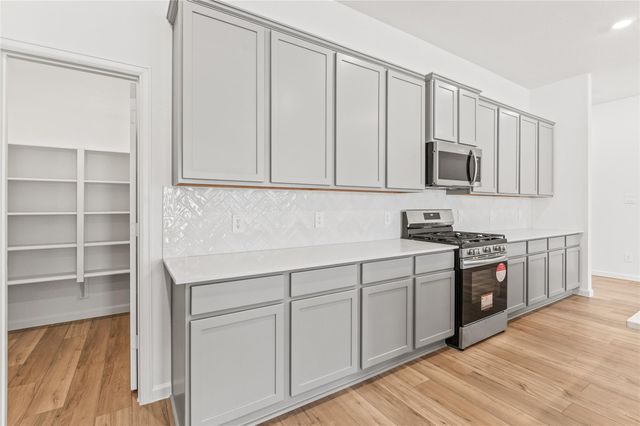 18211 Saffron Sun Street, Conroe, TX 77302