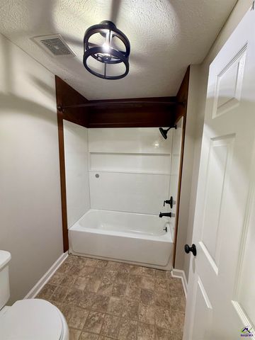 104 Bay View Road, Perry, GA 31069