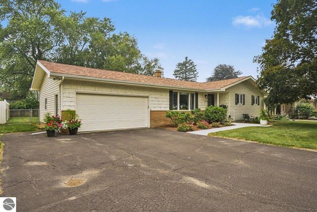 3414 Paulan Drive, Bay City, MI 48706