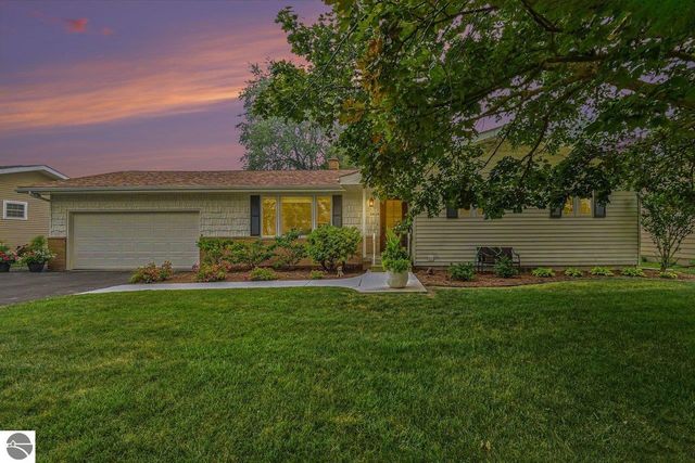 3414 Paulan Drive, Bay City, MI 48706