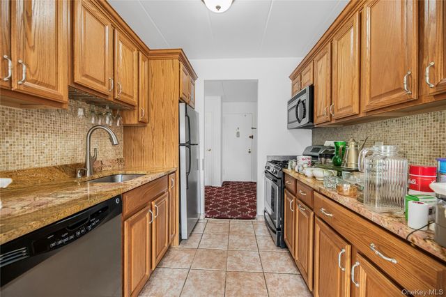 372 Central Park Avenue 2A, Scarsdale, NY 10583