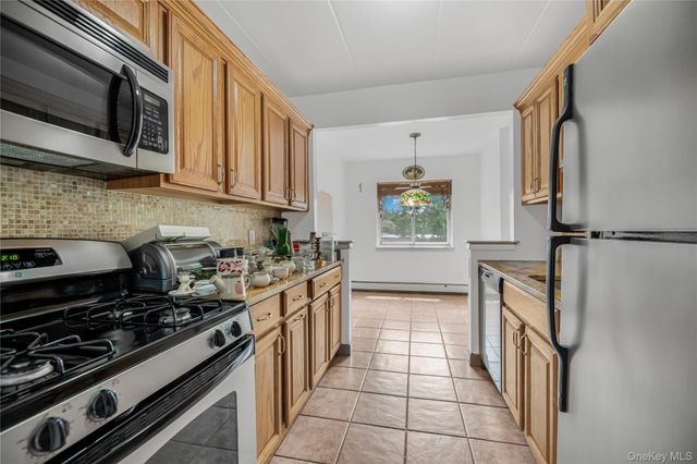 372 Central Park Avenue 2A, Scarsdale, NY 10583