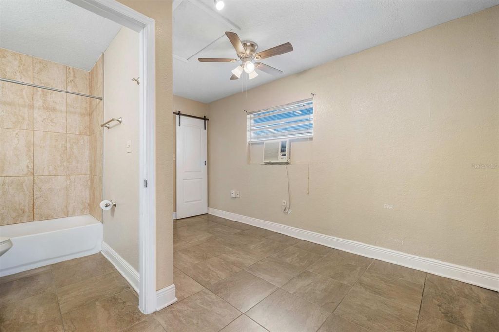 Image 28 of property listing at 2864 GRAND BEND COURT, Orlando, FL 32837