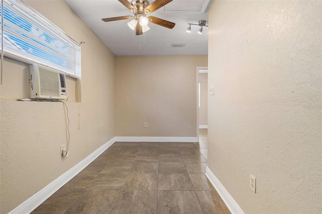 Image 30 of property listing at 2864 GRAND BEND COURT, Orlando, FL 32837