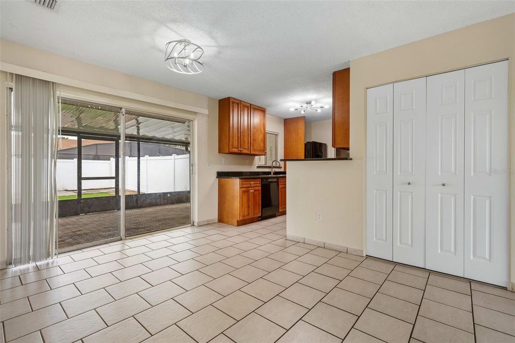 Image 6 of property listing at 2864 GRAND BEND COURT, Orlando, FL 32837