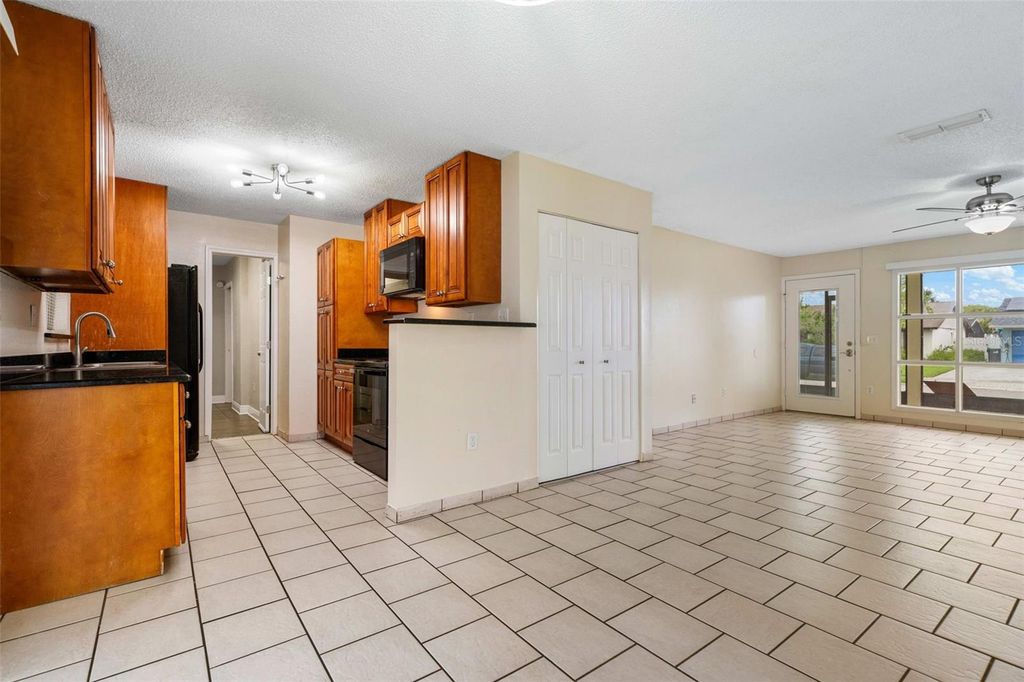 Image 7 of property listing at 2864 GRAND BEND COURT, Orlando, FL 32837