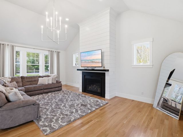 1 Smith Rd, Sutton, MA 01590