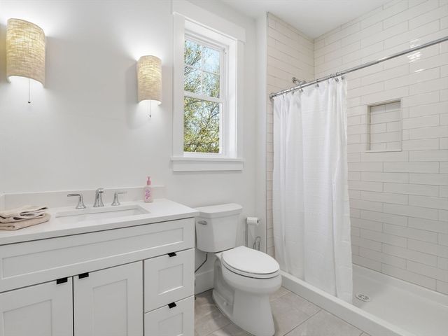 1 Smith Rd, Sutton, MA 01590