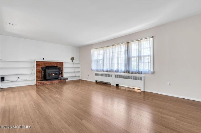 30 Shady Nook Drive, Toms River, NJ 08755