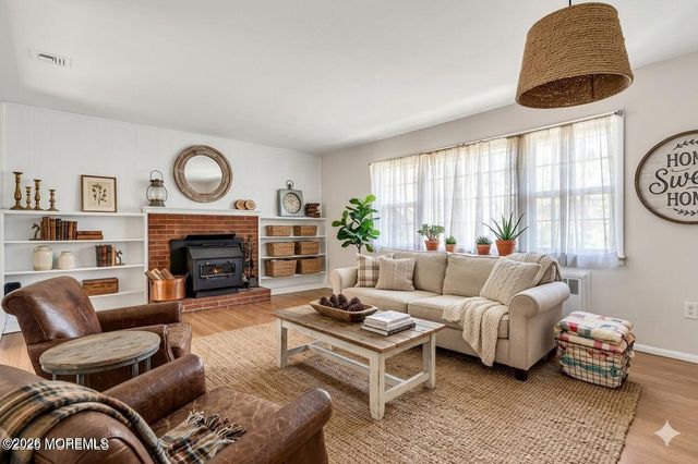 30 Shady Nook Drive, Toms River, NJ 08755