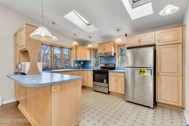 30 Shady Nook Drive, Toms River, NJ 08755