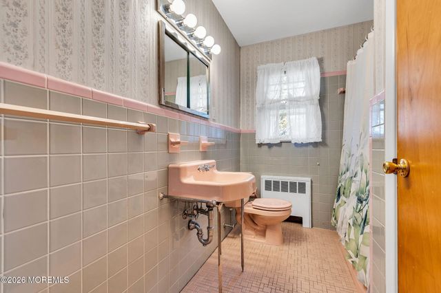 30 Shady Nook Drive, Toms River, NJ 08755