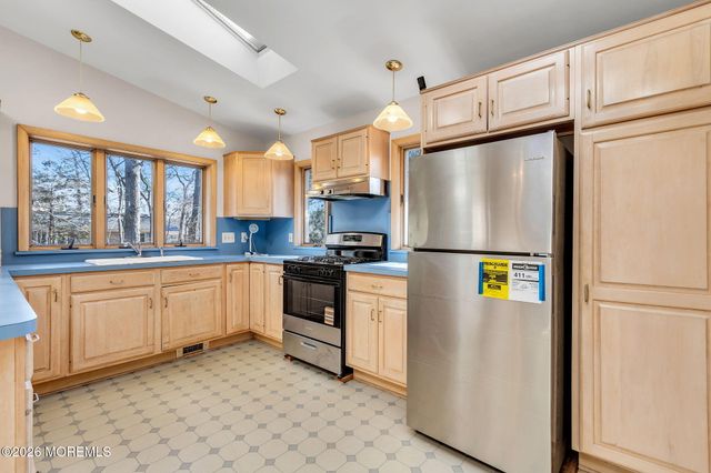 30 Shady Nook Drive, Toms River, NJ 08755