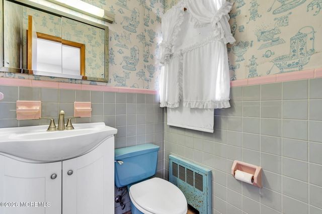 30 Shady Nook Drive, Toms River, NJ 08755