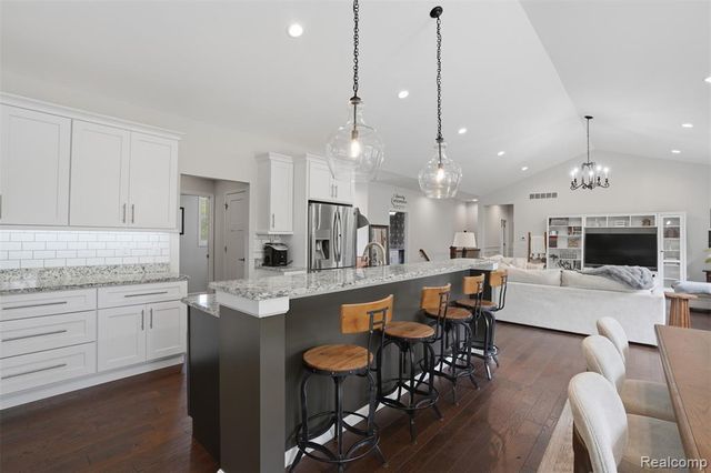 4172 Prairie Rose Drive, Howell, MI 48843