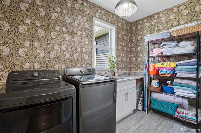 4172 Prairie Rose Drive, Howell, MI 48843