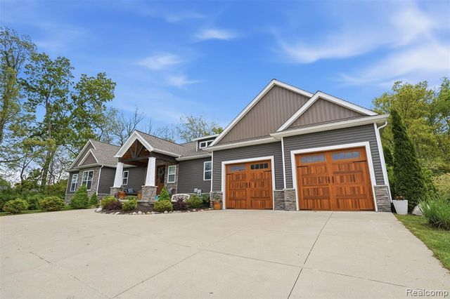 4172 Prairie Rose Drive, Howell, MI 48843