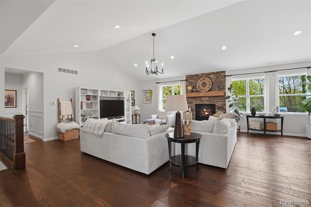 4172 Prairie Rose Drive, Howell, MI 48843