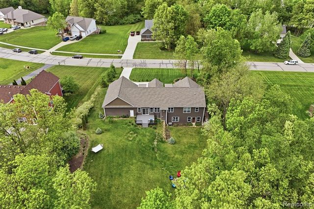4172 Prairie Rose Drive, Howell, MI 48843