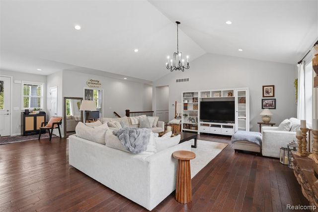 4172 Prairie Rose Drive, Howell, MI 48843