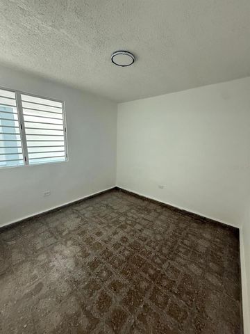 E-49 CALLE 5, Carolina, PR 00985