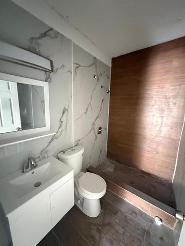 E-49 CALLE 5, Carolina, PR 00985