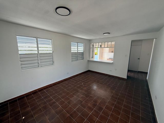 E-49 CALLE 5, Carolina, PR 00985