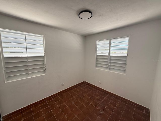 E-49 CALLE 5, Carolina, PR 00985