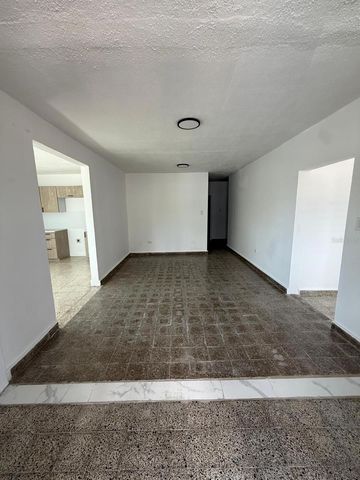 E-49 CALLE 5, Carolina, PR 00985