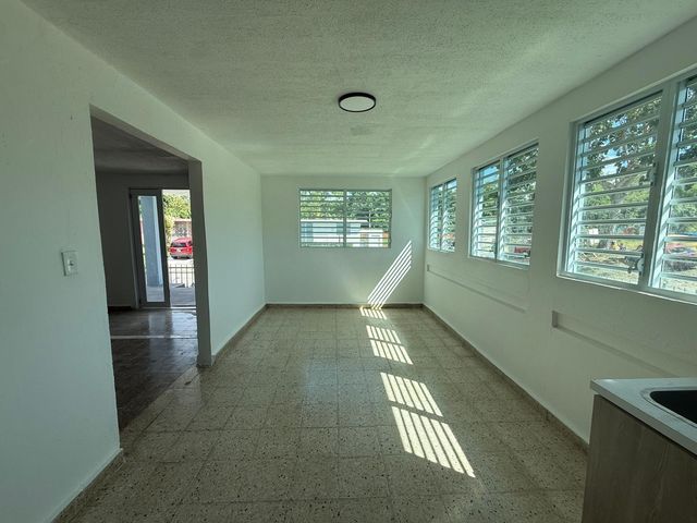 E-49 CALLE 5, Carolina, PR 00985