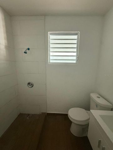 E-49 CALLE 5, Carolina, PR 00985