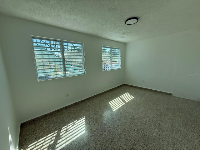 E-49 CALLE 5, Carolina, PR 00985