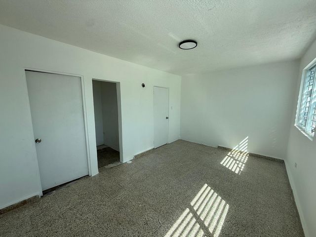 E-49 CALLE 5, Carolina, PR 00985