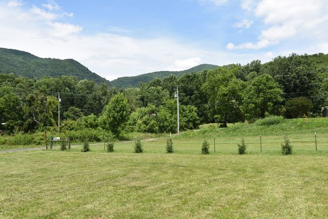 126 Bolo Lane, Hayesville, NC 28904