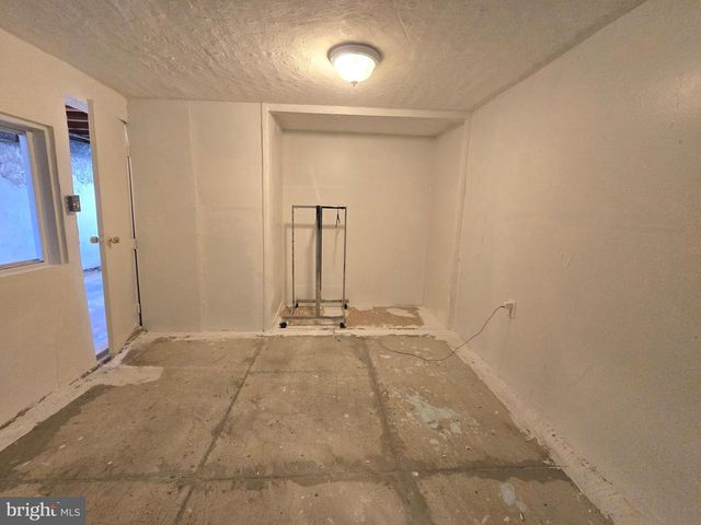 2119 HOFFNAGLE ST, Philadelphia, PA 19152