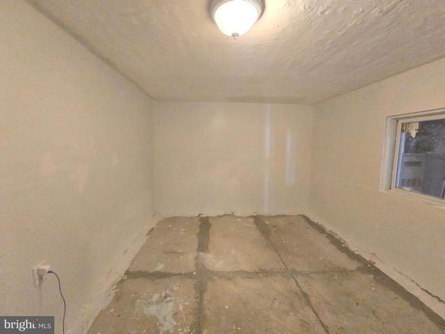 2119 HOFFNAGLE ST, Philadelphia, PA 19152