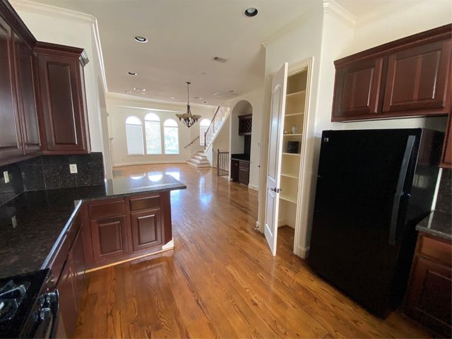 6353 Richmond Avenue 124, Houston, TX 77057