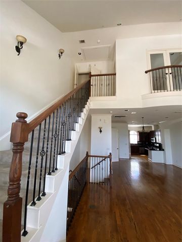 6353 Richmond Avenue 124, Houston, TX 77057