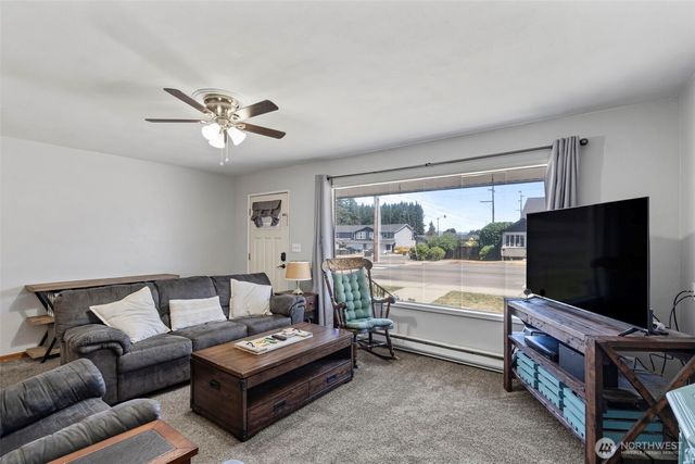 719 2nd Ave NE, Napavine, WA 98565