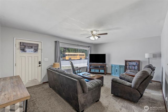 719 2nd Ave NE, Napavine, WA 98565