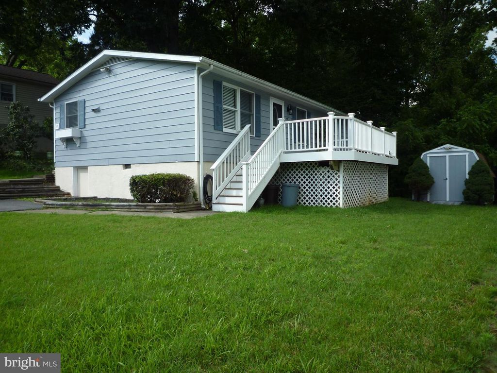15 UNIVERSITY AVE, Baltimore, MD 21228